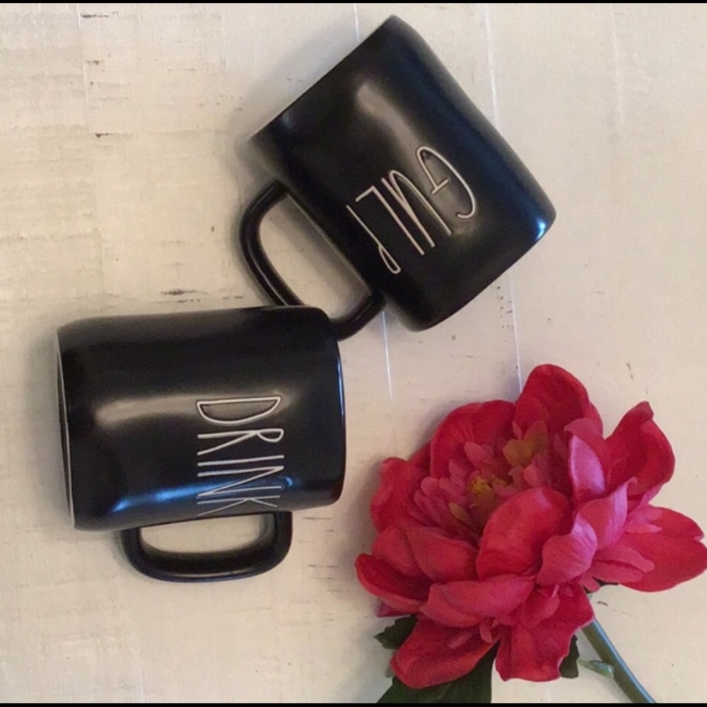 ⭐️HP⭐️2 RAE DUNN mugs!!